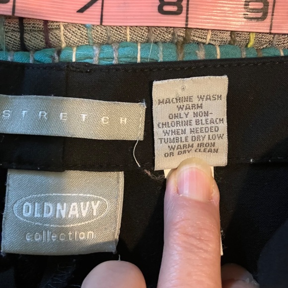 Old Navy Black Stretch Slacks 4 Short - Picture 5 of 7